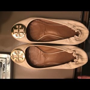 Great condition! Tory Burch Light Tan Size 6 Flats